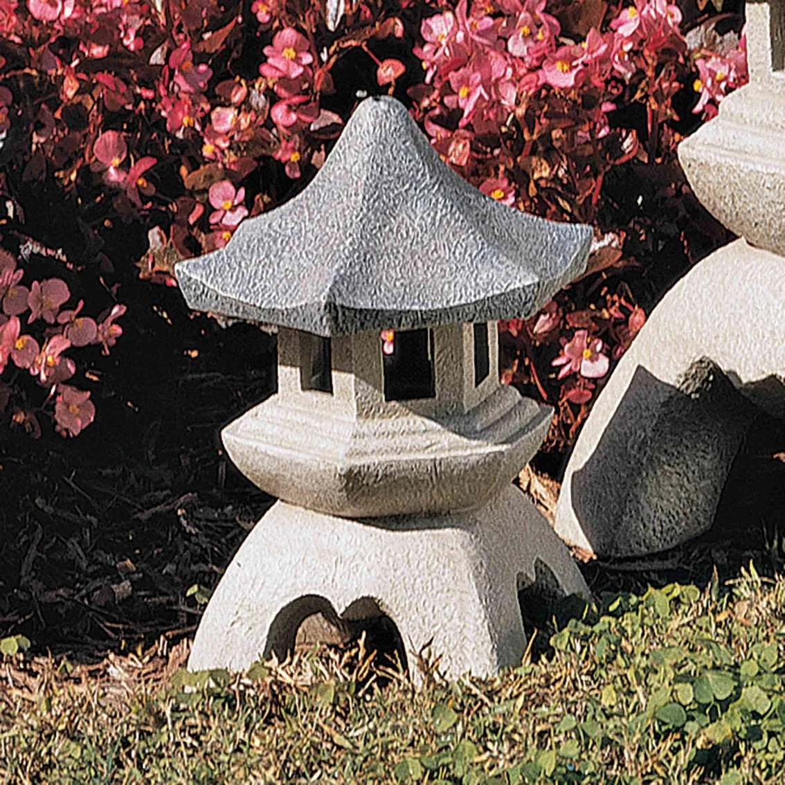 Budget ⭐ Design Toscano Pagoda Lantern Sculpture 🌟 5 Budget ⭐ Design Toscano Pagoda Lantern Sculpture 🌟 - Image 3